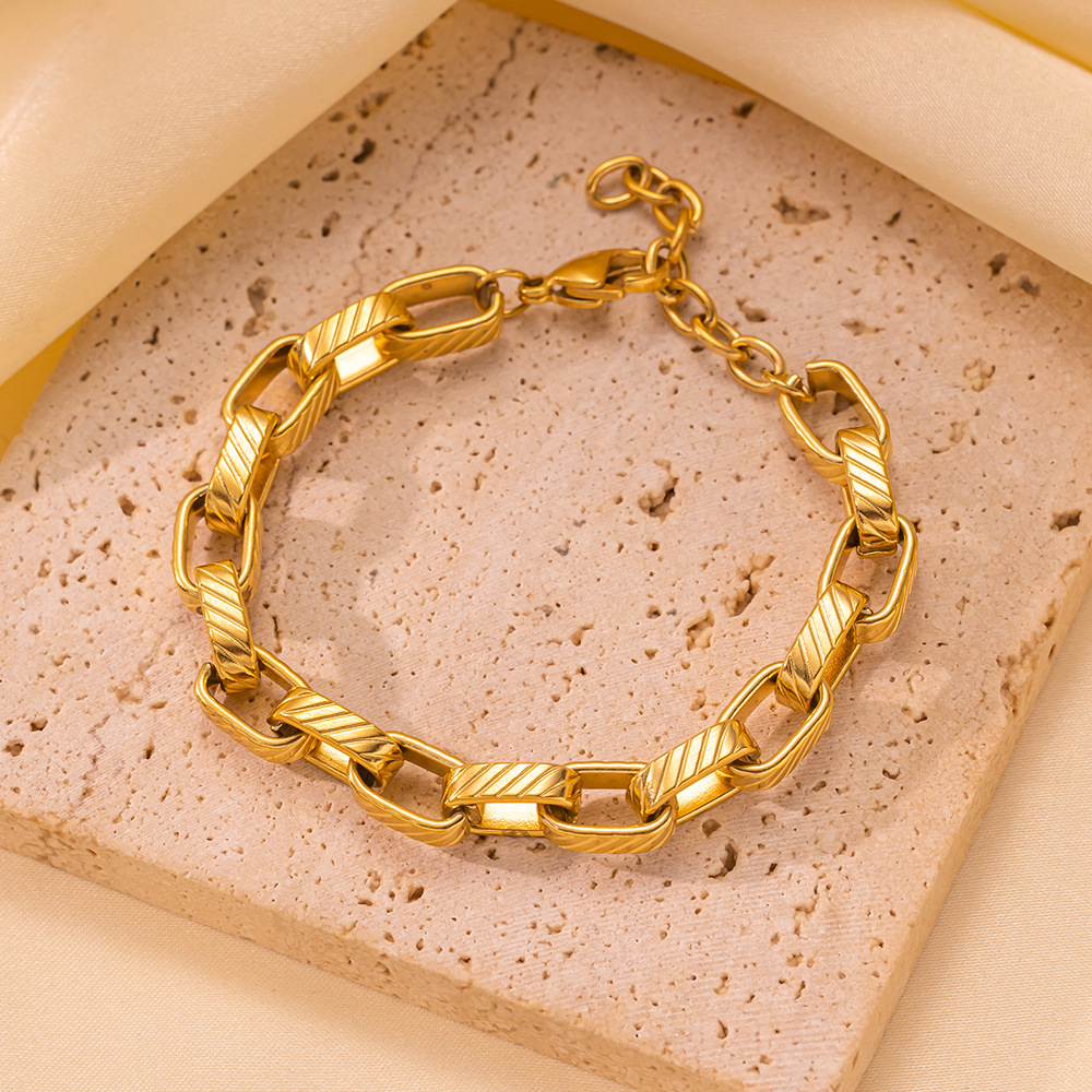 Brazalete Dorado Eslabones Anchos